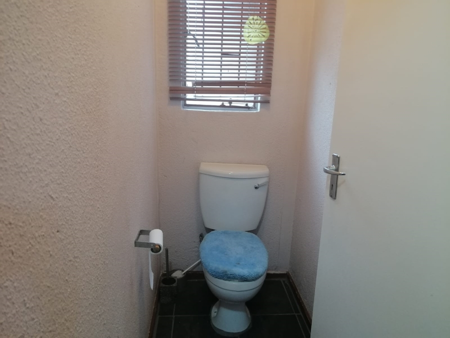 To Let 4 Bedroom Property for Rent in Tlhabane West North West